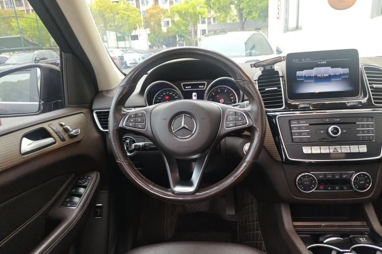 Used Mercedes-Benz GLE 2018 GLE 320 4MATIC Dynamic Edition Collector's Edition Steering Wheel