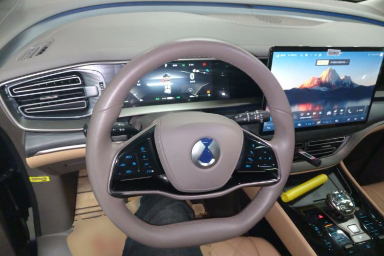 Used Denza D9 2022 DM-i 970 Four-Wheel Drive Flagship Model
