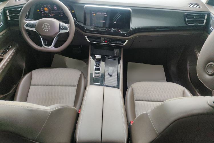 Used Volkswagen Viloran 2024 330TSI Business Edition Center Console