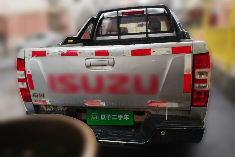 Used Isuzu JLM 2018 2.5T Two-Wheel Drive Diesel Luxury Version with Extended Cargo Bed JE4D25Q5A Rear