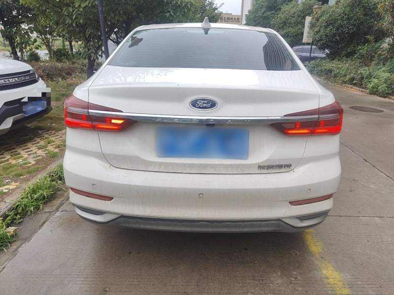 Used Ford Escort 2021 1.5L Automatic Diamond Edition — 5