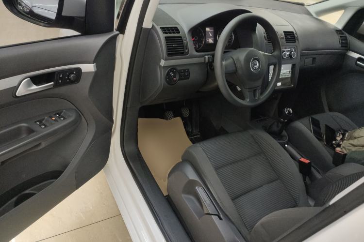 Used Volkswagen Touran 2015 1.4T Manual Fashion Edition 5-Seater
