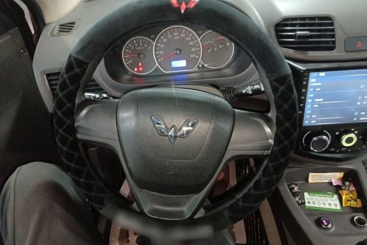 Used Wuling Hongguang 2014 1.5L S Standard Version Steering Wheel