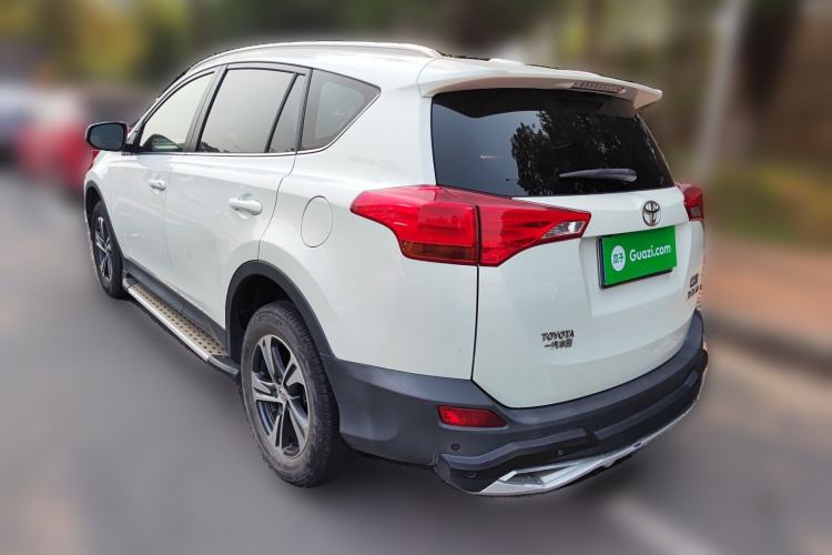 Used Toyota RAV4 2015 2.0L CVT Two-Wheel Drive Fashion Edition Rear Left 45 Deg