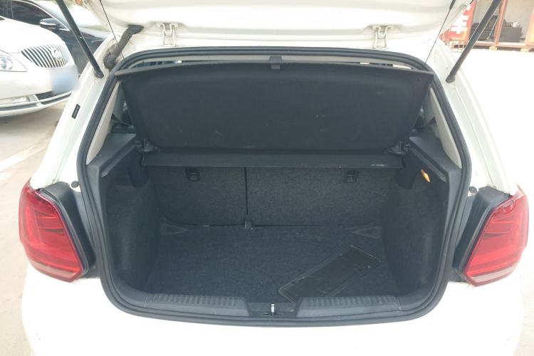 Used Volkswagen Polo 2014 1.6L Automatic Comfort Edition