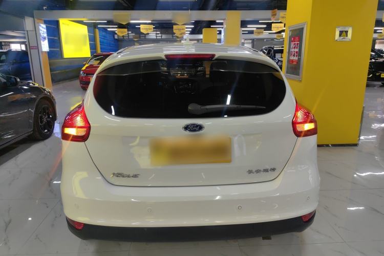 Used Ford Focus 2018 Hatchback Classic 1.6L Automatic Trendy SmartDrive Edition
