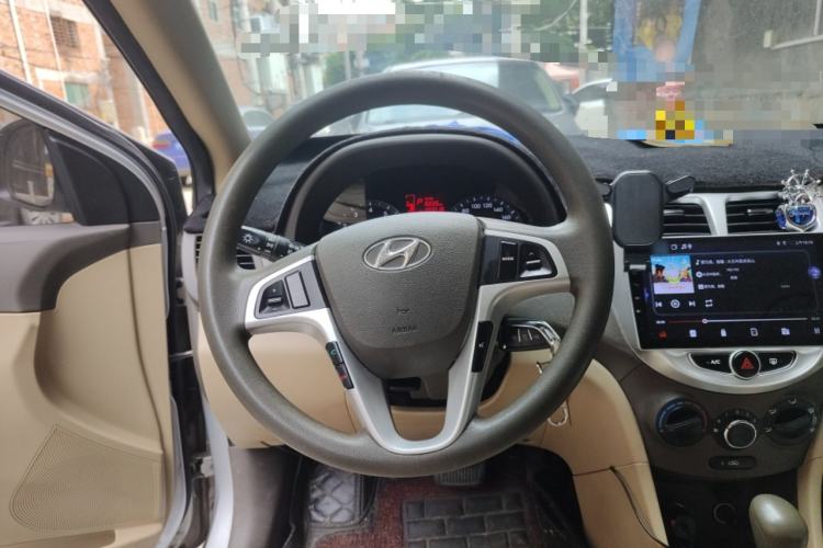 Used Hyundai Verna (older generation) 2010 Sedan 1.4L Automatic Fashionable GT Model Steering Wheel