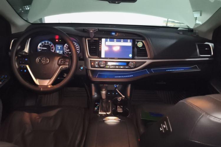 Used Toyota Highlander 2015 2.0T Four-Wheel Drive Luxury Edition 7-Seater Center Console