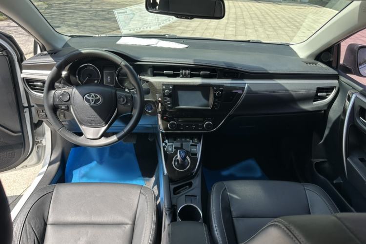 Used Toyota Corolla 2016 Dual-Engine 1.8L E-CVT Luxury Edition Interior 1