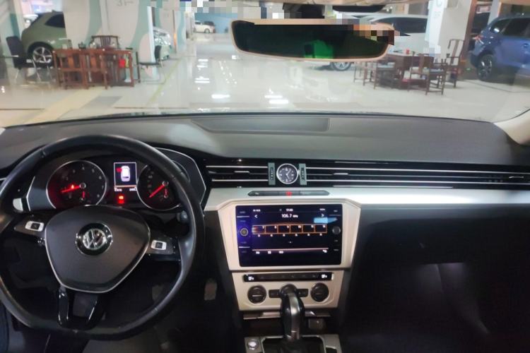 Used Volkswagen Variant 2018 380TSI Two-Wheel Drive Comfort Edition