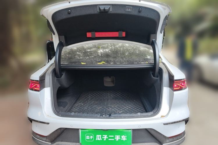 Used BYD Han 2024 EV Glory Edition 605KM Front-Wheel-Drive Premium Model
