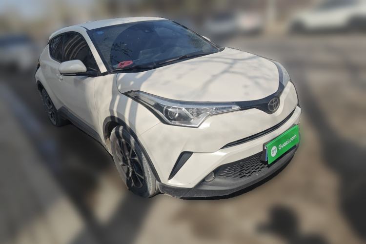 Used Toyota C-HR 2018 2.0L Leading Edition China VI Front Right 45 Deg