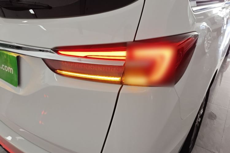 Used Buick GL8 2023 Land Executive Class Smart Enjoyment Model
