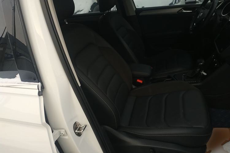 Used Volkswagen Tiguan L 2019 Revised 330TSI Automatic Two-Wheel Drive Smart & Luxury Edition China VI Standard