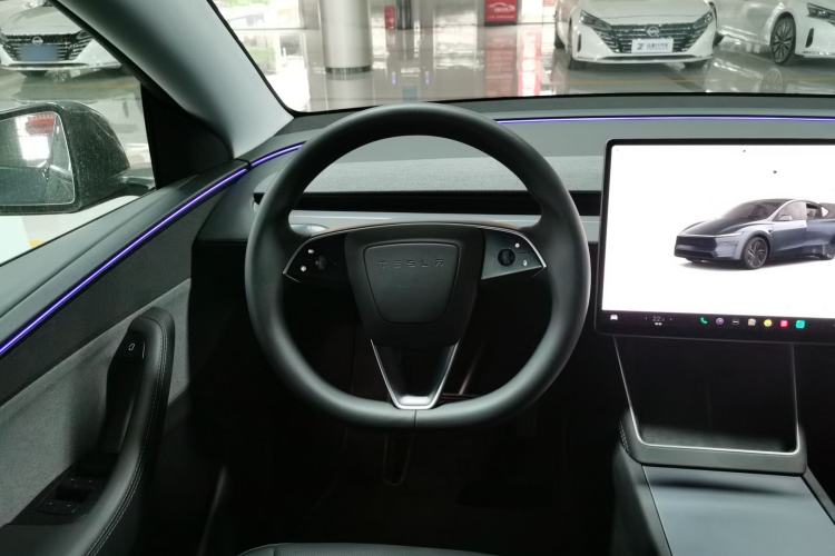 Used Tesla Model Y 2025 Rear-Wheel-Drive Version
