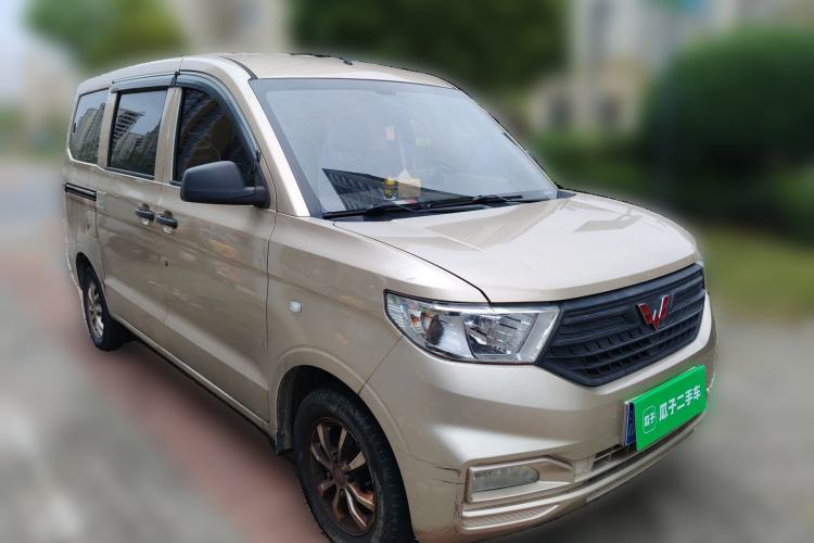 Used Wuling Hongguang V 2022 1.5L Jingqu Edition Electric-Assist LAR Front Right 45 Deg