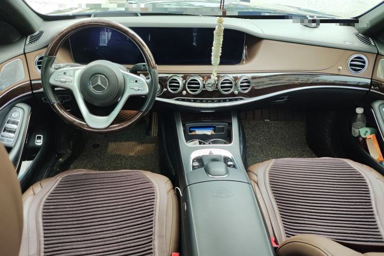 Used Mercedes-Benz Maybach S-Class 2020 S 450 4MATIC Center Console