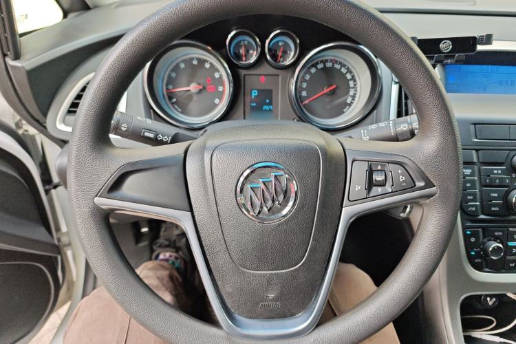 Used Buick GT 2012 XT 1.6L Automatic Fashion Edition Steering Wheel