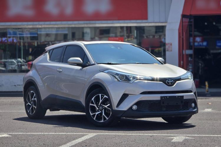 Used Toyota C-HR 2018 2.0L Leading with Sunroof China VI Standard
