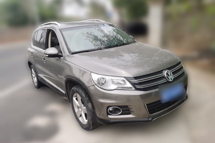 Used Volkswagen Tiguan 2010 2.0 TSI Automatic All-Wheel-Drive Elite Edition Front Right 45 Deg