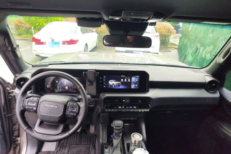 Used Toyota Prado 2025 2.4T Cross-Border BX Edition 5 Seats Center Console