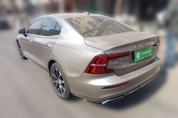Used Volvo S60 2022 B4 Zhiyuan Luxury Edition