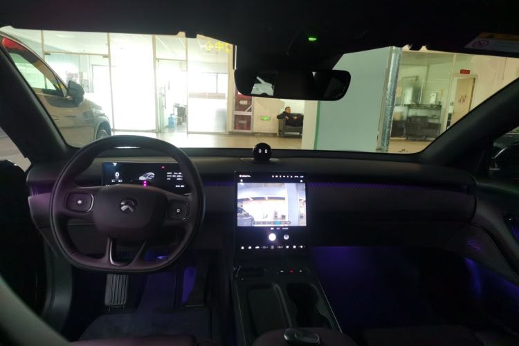 Used Nio ET5T 2023 75 kWh Touring Center Console