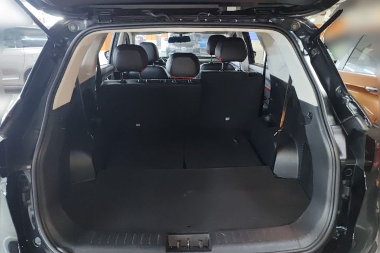 Used SOL X8 2021 300T DCT Leading Smart Connectivity Version 7 Seats Trunk