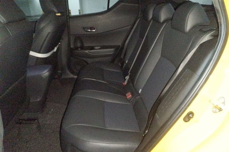 Used Toyota C-HR 2021 2.0L Luxury Edition Interior 4