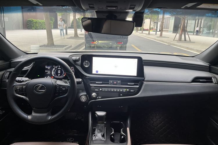 Used Lexus ES 2023 260 Excellence Edition Interior 9