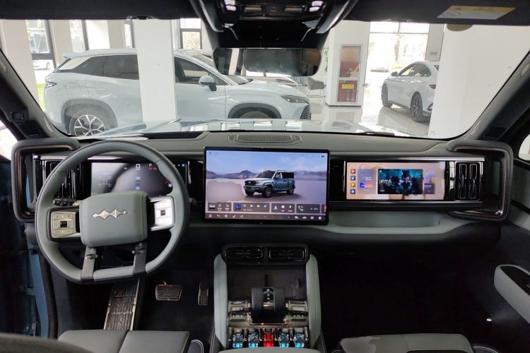 Used Formula Leopard 5 2025 TianShen Intelligent Driving Ultra Edition Center Console