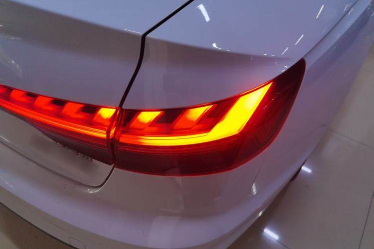 Used Audi A4L 2022 40 TFSI Fashion Dynamic Model Right Rear Taillight