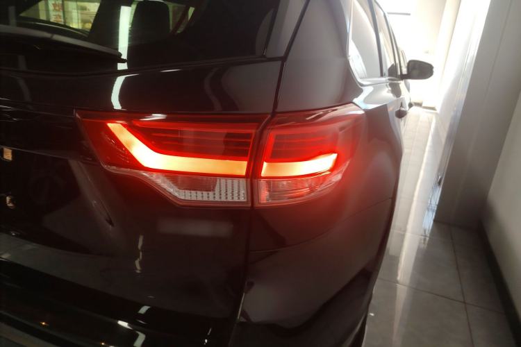 Used Toyota Highlander 2018 2.0T Two-Wheel Drive Elite Version 5 Seats China VI Standard
