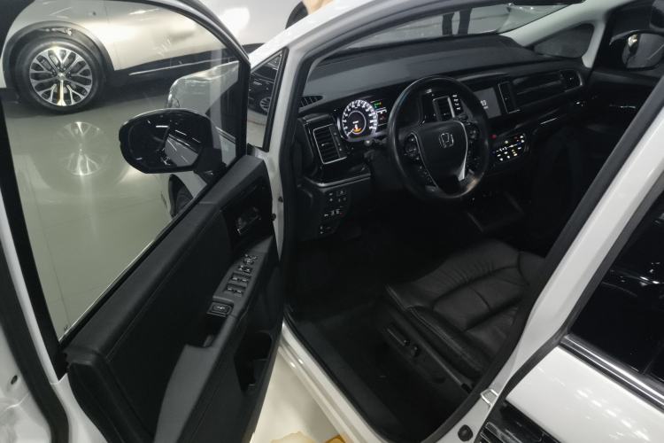 Used Honda Elysion 2019 2.0L Hybrid Luxury Edition
