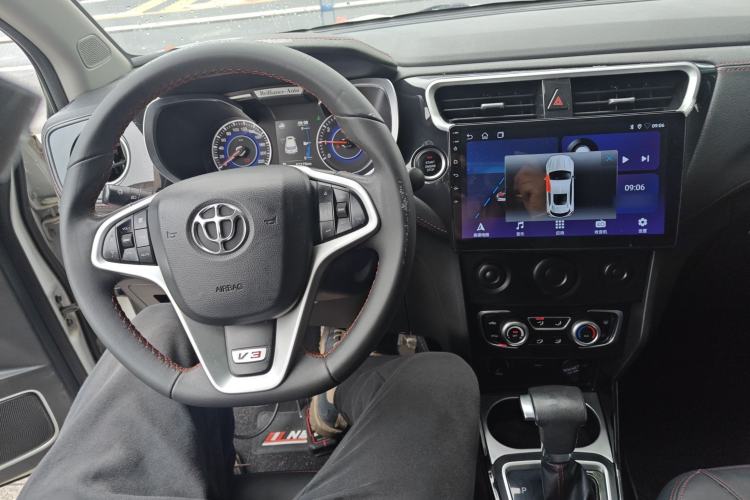 Used Brilliance V3 2016 1.5T Automatic Flagship Model Center Console