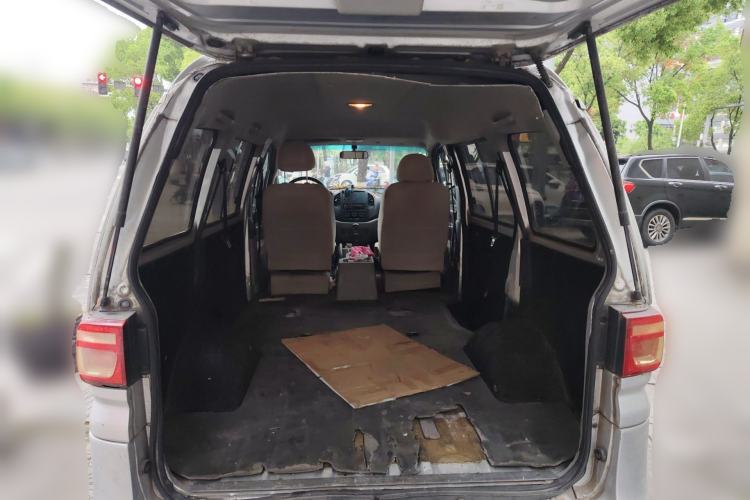 Used FORTHING Lingzhi 2018 M3 1.5L 5-Seat Base Model Trunk