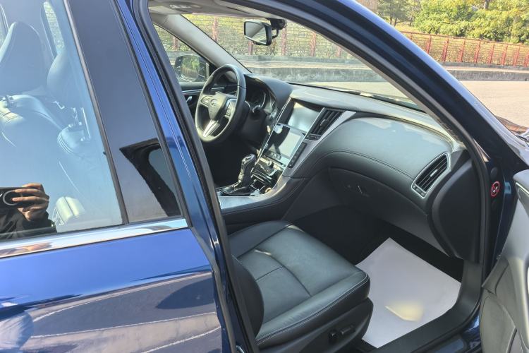 Used Infiniti Q50L 2018 2.0T Enjoyment Version China VI Standard