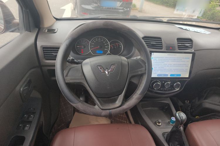 Used Wuling Hongguang 2014 1.5L S Standard Version
