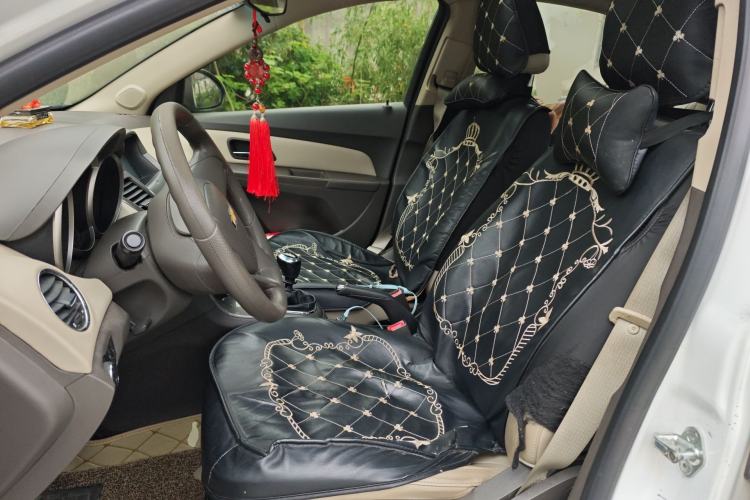 Used Chevrolet Cruze 2015 1.5L Classic SE MT Left Front Seat