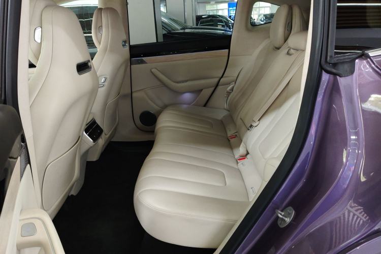 Used Hima Luxeed R7 2024 All-Electric 736 km Ultra Left Rear Seat