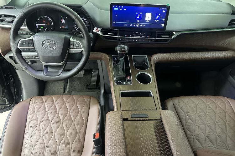 Used Toyota SIENNA 2023 2.5L Hybrid Comfort Edition