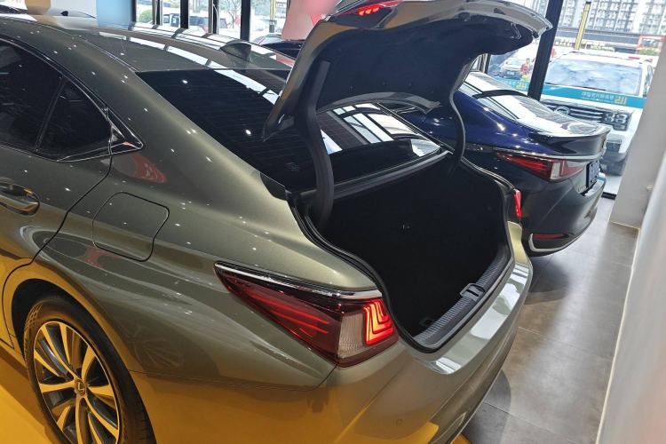 Used Lexus ES 2020 200 Excellence Edition