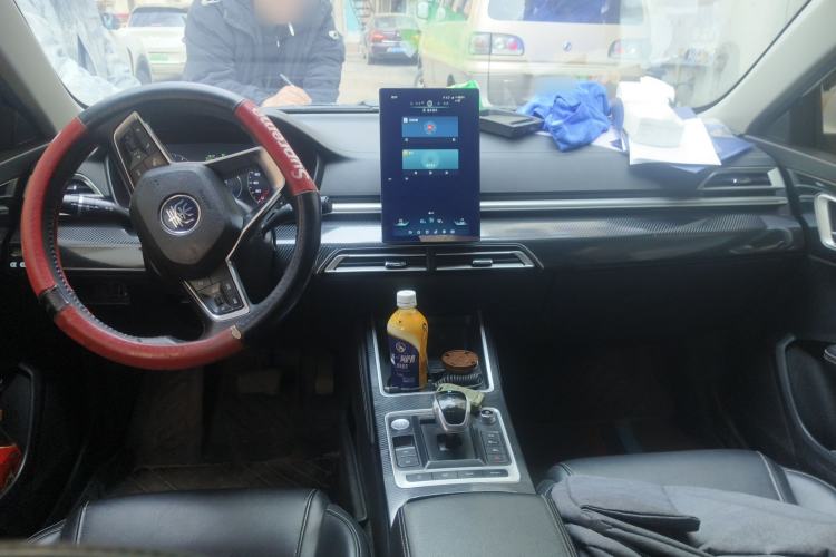 Used BYD Qin New Energy 2019 High-Range Deluxe Model Center Console