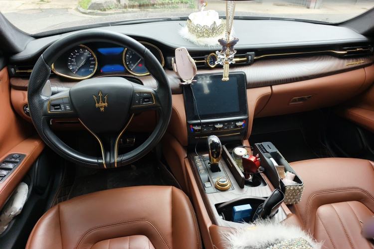 Used Maserati President 2017 3.0T Standard Model Center Console