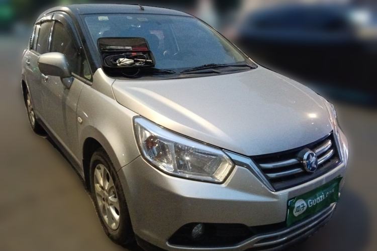 Used Venucia R50 2015 1.6L Automatic Luxury Edition
