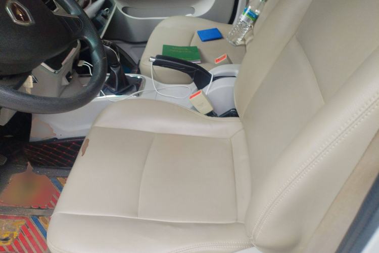 Used Jinbei New Hiace S 2023 1.5L Wealth Edition Passenger Van 5/6/7-Seater Central Air Conditioning Version SWC15M Left Front Seat