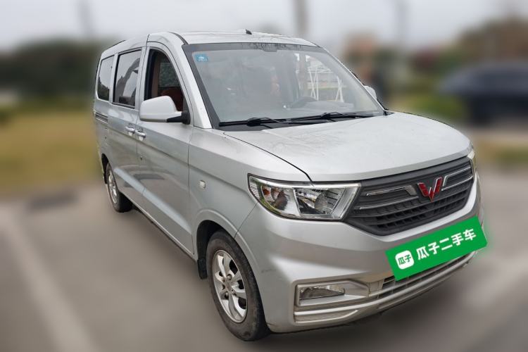 Used Wuling Hongguang V 2019 1.5L Enjoyment Version China VI LAR