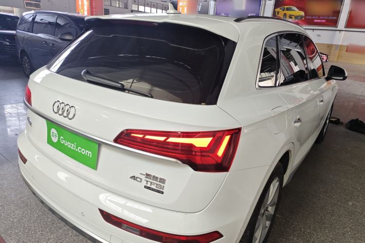 Used Audi Q5L 2022 40T Luxury Dynamic Model Rear Right 45 Deg