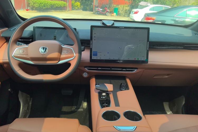 Used CHANGAN UNI-Z 2025 1.5T Premium Edition Center Console