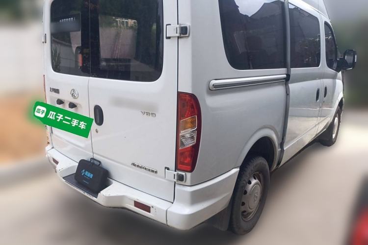 Used SAIC MAXUS Xintu V80 2018 2.5T 6-speed manual Aoyuntong short-wheelbase ultra-low roof 5- or 6-seat model
